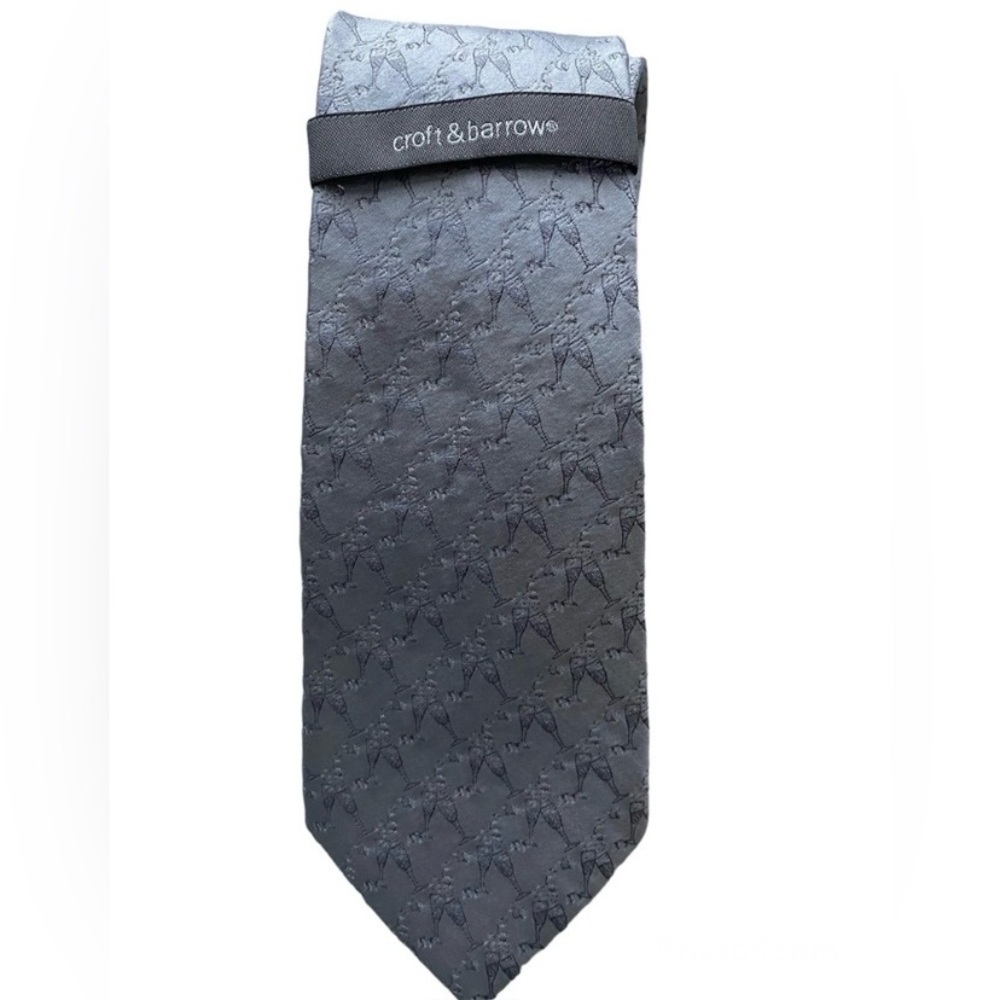 Croft & Barrow Champagne Toast Motif Silk/Metallic Gray Tie. NWT